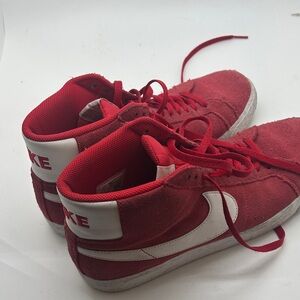 Nike Men’s Red and White Sneakers